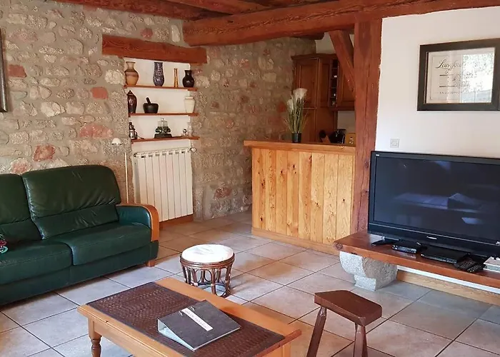 Lozere St Alban Aubrac Margeride 4 Etoiles 8 Personnes Au Calme Pres Nature Nyaraló Saint-Alban-sur-Limagnole